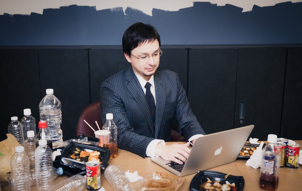 ブラック企業の見分け方!注目したい12の特徴!こんな会社は早く転職した方がいい!!