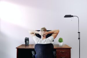 不景気の時の転職になり不利な転職をして後悔したくない男性