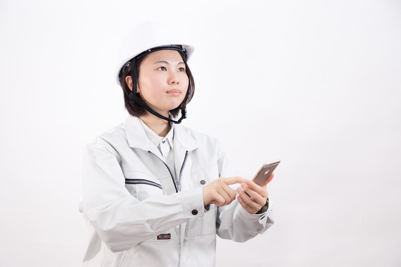 製造業に未経験から転職するコツを理解した女性