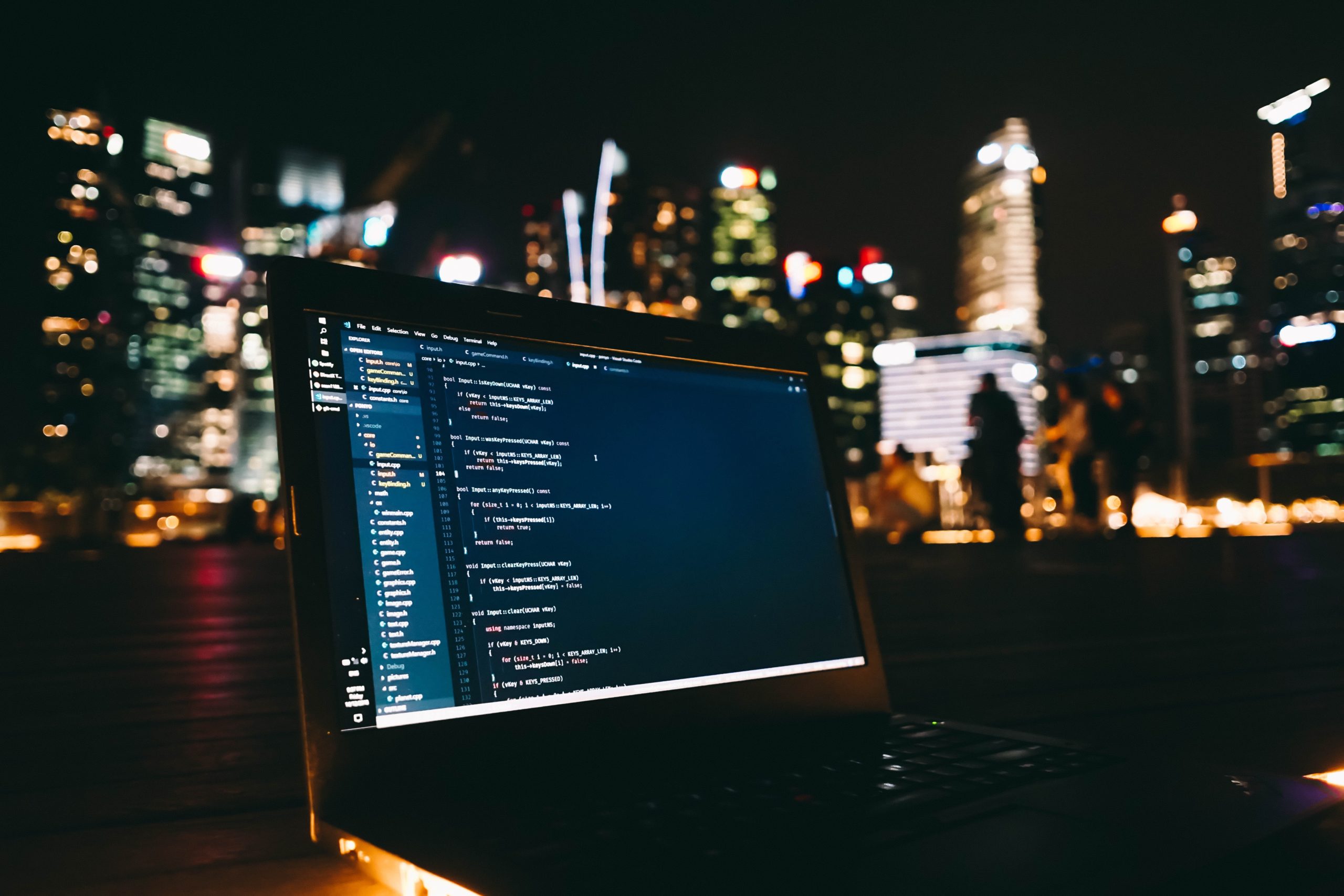 IT業界への転職を成功させるために夜にプログラミング勉強中