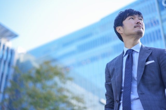 6月入社を目指して転職活動をする30代課長