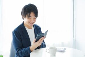 転職エージェント利用の企業側メリットを検索する20代男性