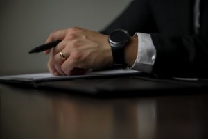 転職の一次面接の通過率が悪い女性に対策方法を教える男性エージェント